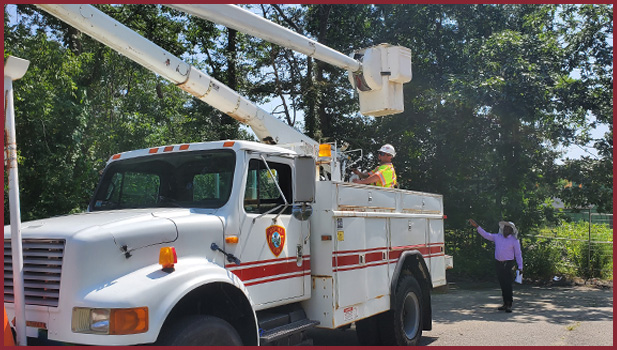 photo of bucket truck